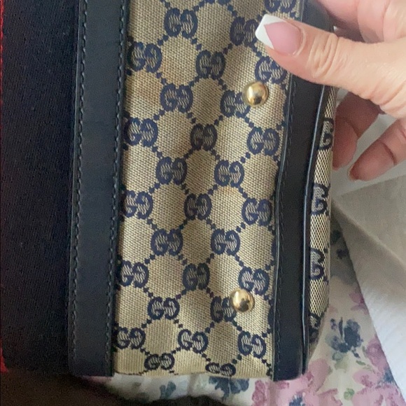 Authentic Gucci Bag . Clean - Picture 5 of 7